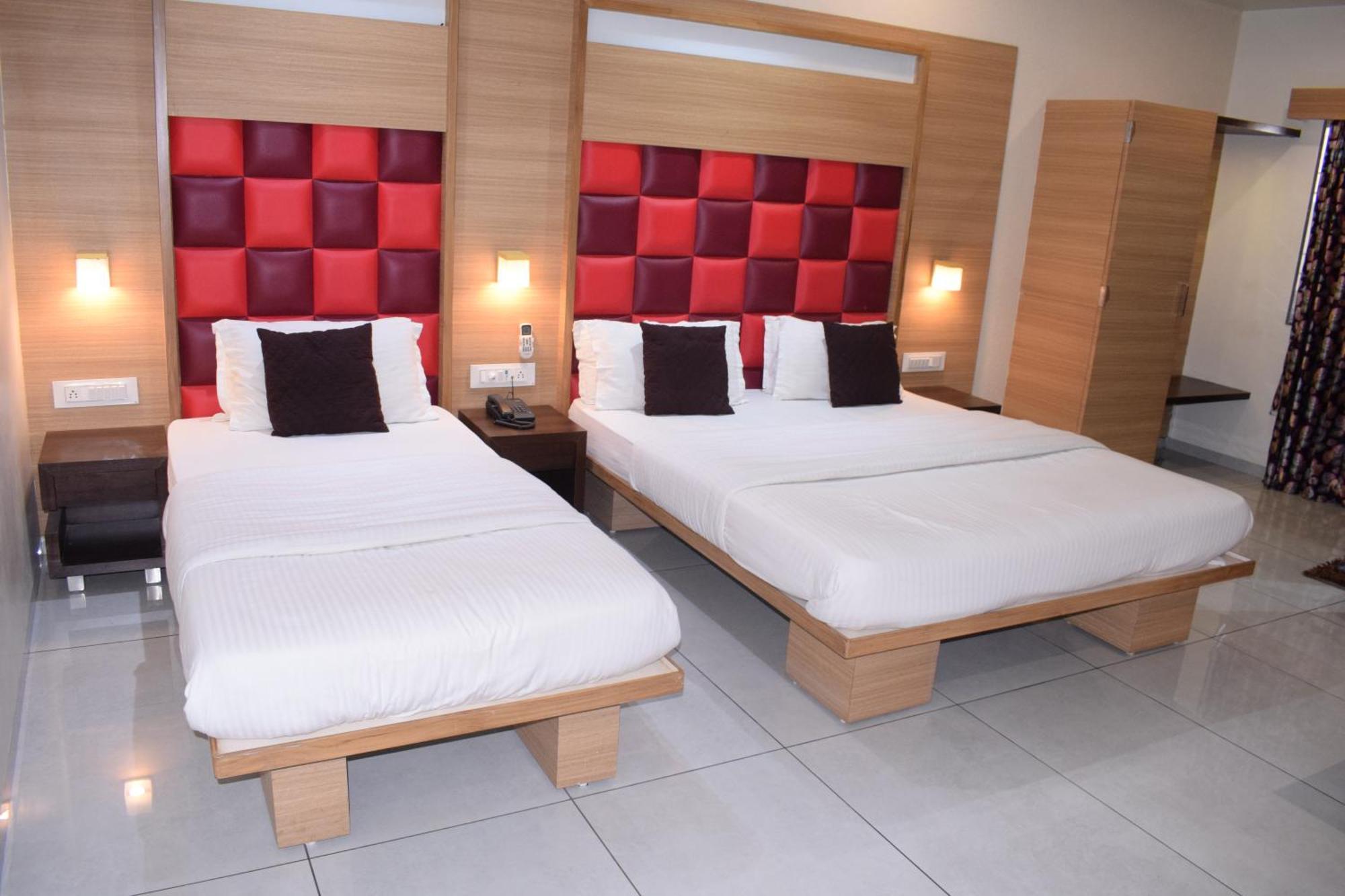 Hotel Viram Pardi Ngoại thất bức ảnh